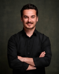 Andi Duraku, piano