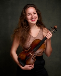 Tereza Hor&aacute;kov&aacute;, violin